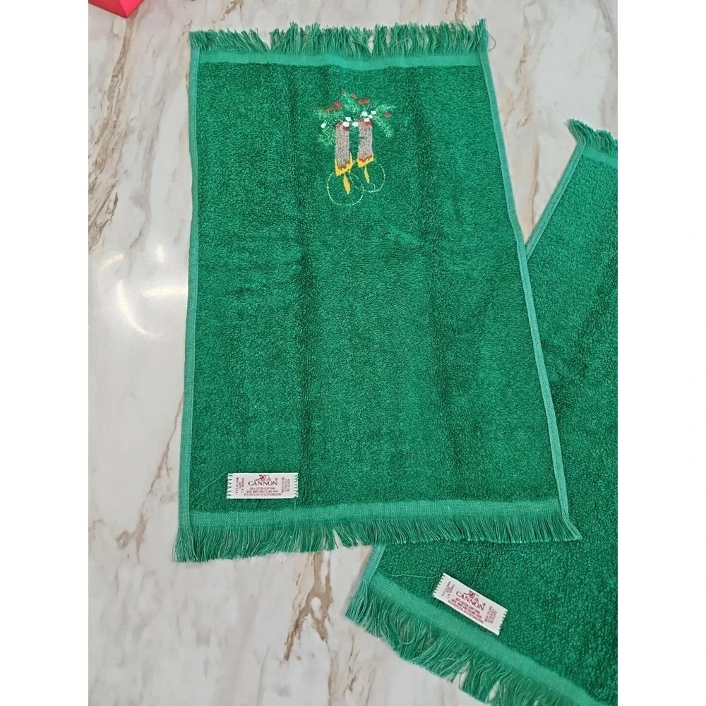 Two Vintage Cannon USA Embroidered Christmas Hand Towels Cotton Terry Fringe